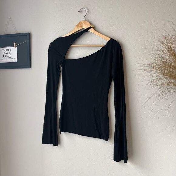 Revolve Manuri Top Black Sandy Asymmetric Cut Out Flare Sleeve Long Blouse Sz XS - Picture 3 of 10